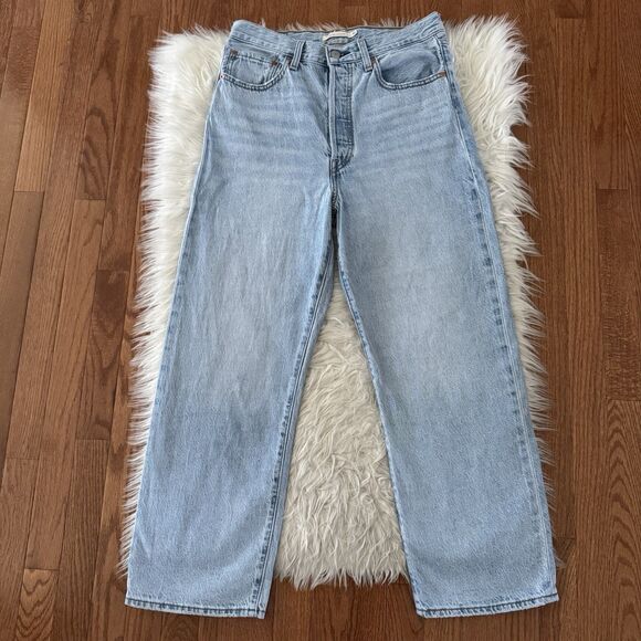 Levi’s Premium Ribcage Straight Jeans Women’s Size 30 Button-Fly Lightwash Denim - Picture 3 of 14